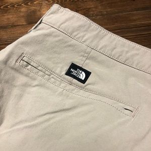 Men’s North Face khaki shorts